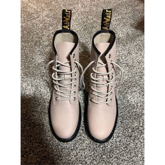 Dr martens Zavala taupe lace up boots size 8 - Picture 2 of 4